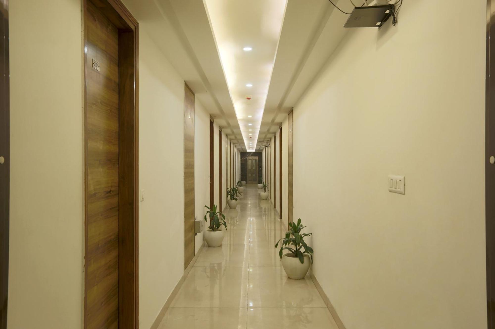 Hotel Prithvi Palace Igi Airport Delhi Nuova Delhi Esterno foto